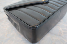 Load image into Gallery viewer, CHANEL  V-Stitch chain shoulder bag Lambskin Black/Gold hadware Shoulder bag 700090155