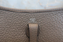 将图片加载到图库查看器,HERMES EVELYNE TPM Clemence leather Etain Y刻印 Shoulder bag 700120080