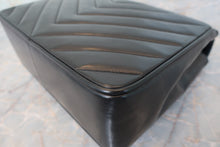 Load image into Gallery viewer, CHANEL  V-Stitch chain shoulder bag Lambskin Black/Gold hadware Shoulder bag 700090155