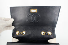 将图片加载到图库查看器,CHANEL/香奈儿 2.55 拼色 链条包 羊皮 Navy/White/Gold hardware(藏蓝色/白色/金色金属) 肩背包 800090230