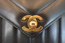 Load image into Gallery viewer, CHANEL  V-Stitch chain shoulder bag Lambskin Black/Gold hadware Shoulder bag 700090155