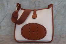将图片加载到图库查看器,HERMES EVELYNE1 GM Toile H/Leather Beige/Gold □F刻印 Shoulder bag 700120016