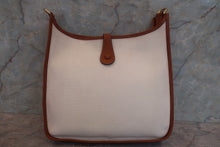 将图片加载到图库查看器,HERMES EVELYNE1 GM Toile H/Leather Beige/Gold □F刻印 Shoulder bag 700120016