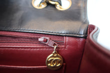 Load image into Gallery viewer, CHANEL  V-Stitch chain shoulder bag Lambskin Black/Gold hadware Shoulder bag 700090155