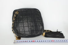 画像をギャラリービューアに読み込む, CHANEL/シャネル マトラッセフリンジチェーンショルダーバッグ ラムスキン ブラック/ゴールド金具 ショルダーバッグ 800090238