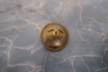 Load image into Gallery viewer, CHANEL CC mark Round earring Gold plate Gold Earring 600080072