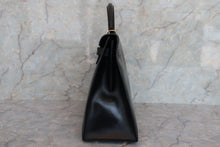 画像をギャラリービューアに読み込む, HERMES/エルメス ケリー32 ボックスカーフ ブラック □J刻印 ショルダーバッグ 700070117