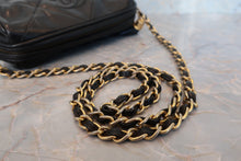 画像をギャラリービューアに読み込む, CHANEL/シャネル ココマークフリンジチェーンショルダーバッグ ラムスキン ブラック/ゴールド金具 ショルダーバッグ 700100221