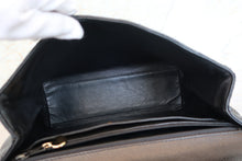 將圖片載入圖庫檢視器 CHANEL/シャネル マトラッセ台形ハンドバッグ キャビアスキン ブラック/ゴールド金具 ハンドバッグ 700090161