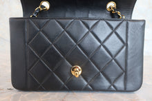 将图片加载到图库查看器,CHANEL/香奈儿 戴妃 CF 链条包 羊皮 Black/Gold hadware(黑色/金色金属) 肩背包 800030088