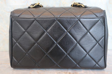 Load image into Gallery viewer, CHANEL Matelasse trapezoid chain hand bag Lambskin Black/Gold hadware Hand bag 800070012