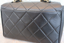 Load image into Gallery viewer, CHANEL Matelasse trapezoid chain hand bag Lambskin Black/Gold hadware Hand bag 800070012