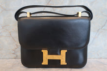 將圖片載入圖庫檢視器 HERMES/エルメス コンスタンス24 ボックスカーフ ブラック 〇P刻印 ショルダーバッグ 700090176