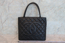 画像をギャラリービューアに読み込む, CHANEL/シャネル 復刻トート キャビアスキン ブラック/ゴールド金具 トートバッグ 700100246
