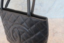 画像をギャラリービューアに読み込む, CHANEL/シャネル 復刻トート キャビアスキン ブラック/ゴールド金具 トートバッグ 700100246