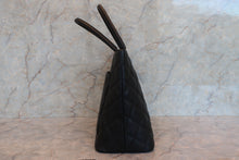 画像をギャラリービューアに読み込む, CHANEL/シャネル 復刻トート キャビアスキン ブラック/ゴールド金具 トートバッグ 700100246