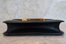 將圖片載入圖庫檢視器 HERMES/エルメス コンスタンス24 ボックスカーフ ブラック 〇P刻印 ショルダーバッグ 700090176