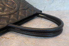 画像をギャラリービューアに読み込む, CHANEL/シャネル 復刻トート キャビアスキン ブラック/ゴールド金具 トートバッグ 700100246