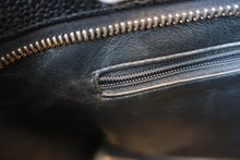 画像をギャラリービューアに読み込む, CHANEL/シャネル 復刻トート キャビアスキン ブラック/ゴールド金具 トートバッグ 700100246