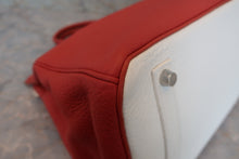 Load image into Gallery viewer, HERMES BIRKIN 35 Bi-color Clemence leather Sanguine/White □O Engraving Hand bag 700070128