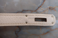 Load image into Gallery viewer, HERMES BIRKIN 35 Bi-color Clemence leather Sanguine/White □O Engraving Hand bag 700070128