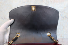 Load image into Gallery viewer, CHANEL Diana matelasse chain shoulder bag Lambskin Black/Gold hadware Shoulder bag 800050025
