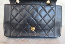 Load image into Gallery viewer, CHANEL Diana matelasse chain shoulder bag Lambskin Black/Gold hadware Shoulder bag 800050025