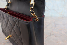 Load image into Gallery viewer, CHANEL Diana matelasse chain shoulder bag Lambskin Black/Gold hadware Shoulder bag 800050025