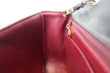 Load image into Gallery viewer, CHANEL Diana matelasse chain shoulder bag Lambskin Black/Gold hadware Shoulder bag 800050025