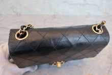 将图片加载到图库查看器,CHANEL/香奈儿 迷你CF 单盖 链条包 羊皮 Black/Gold hadware(黑色/金色金属) 肩背包 800030199
