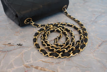将图片加载到图库查看器,CHANEL/香奈儿 迷你CF 单盖 链条包 羊皮 Black/Gold hadware(黑色/金色金属) 肩背包 800030199
