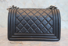 画像をギャラリービューアに読み込む, CHANEL/シャネル ボーイシャネルチェーンショルダーバッグ ラムスキン ブラック/シルバー金具 ショルダーバッグ 800090001