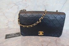 Load image into Gallery viewer, CHANEL Matelasse chain shoulder bag Lambskin Black/Gold hadware Shoulder bag 700120093