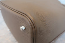 画像をギャラリービューアに読み込む, HERMES/エルメス ピコタンロックMM トリヨンクレマンス エトゥープ B刻印 ハンドバッグ 800010129