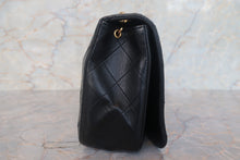 Load image into Gallery viewer, CHANEL Matelasse chain shoulder bag Lambskin Black/Gold hadware Shoulder bag 700120093
