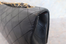 Load image into Gallery viewer, CHANEL Matelasse chain shoulder bag Lambskin Black/Gold hadware Shoulder bag 700120093