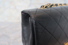Load image into Gallery viewer, CHANEL Matelasse chain shoulder bag Lambskin Black/Gold hadware Shoulder bag 700120093