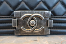 画像をギャラリービューアに読み込む, CHANEL/シャネル ボーイシャネルチェーンショルダーバッグ ラムスキン ブラック/シルバー金具 ショルダーバッグ 800090001
