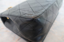 Load image into Gallery viewer, CHANEL Matelasse chain shoulder bag Lambskin Black/Gold hadware Shoulder bag 700120093