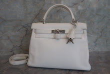 Load image into Gallery viewer, HERMES KELLY 28 Clemence leather White □I Engraving Shoulder bag 700080133