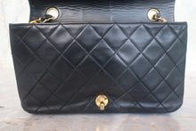 Load image into Gallery viewer, CHANEL Matelasse chain shoulder bag Lambskin Black/Gold hadware Shoulder bag 700120093