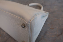 Load image into Gallery viewer, HERMES KELLY 28 Clemence leather White □I Engraving Shoulder bag 700080133