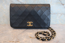 画像をギャラリービューアに読み込む, CHANEL/シャネル マトラッセプッシュロックチェーンショルダーバッグ ラムスキン ブラック/ゴールド金具 ショルダーバッグ 800080169