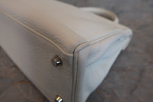 Load image into Gallery viewer, HERMES KELLY 28 Clemence leather White □I Engraving Shoulder bag 700080133