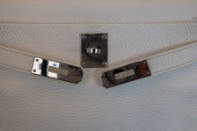 Load image into Gallery viewer, HERMES KELLY 28 Clemence leather White □I Engraving Shoulder bag 700080133