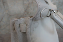 Load image into Gallery viewer, HERMES KELLY 28 Clemence leather White □I Engraving Shoulder bag 700080133