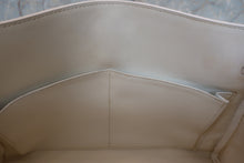 Load image into Gallery viewer, HERMES KELLY 28 Clemence leather White □I Engraving Shoulder bag 700080133