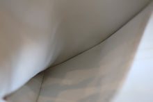 Load image into Gallery viewer, HERMES KELLY 28 Clemence leather White □I Engraving Shoulder bag 700080133