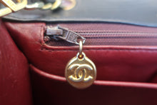 Load image into Gallery viewer, CHANEL Matelasse chain shoulder bag Lambskin Black/Gold hadware Shoulder bag 700120093