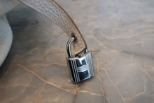 画像をギャラリービューアに読み込む, HERMES/エルメス ピコタンロックカザックMM トリヨンクレマンス ホワイト/パールグレー □P刻印 ハンドバッグ 800010096